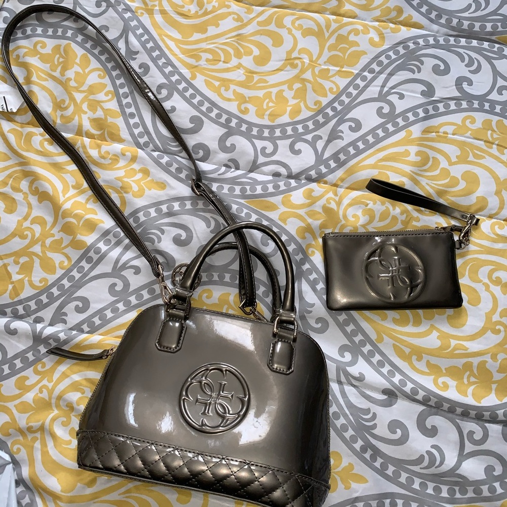 Guess crossbody purse